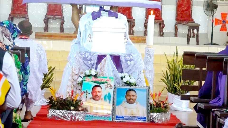 Obsèques du Père Ursule Aholou