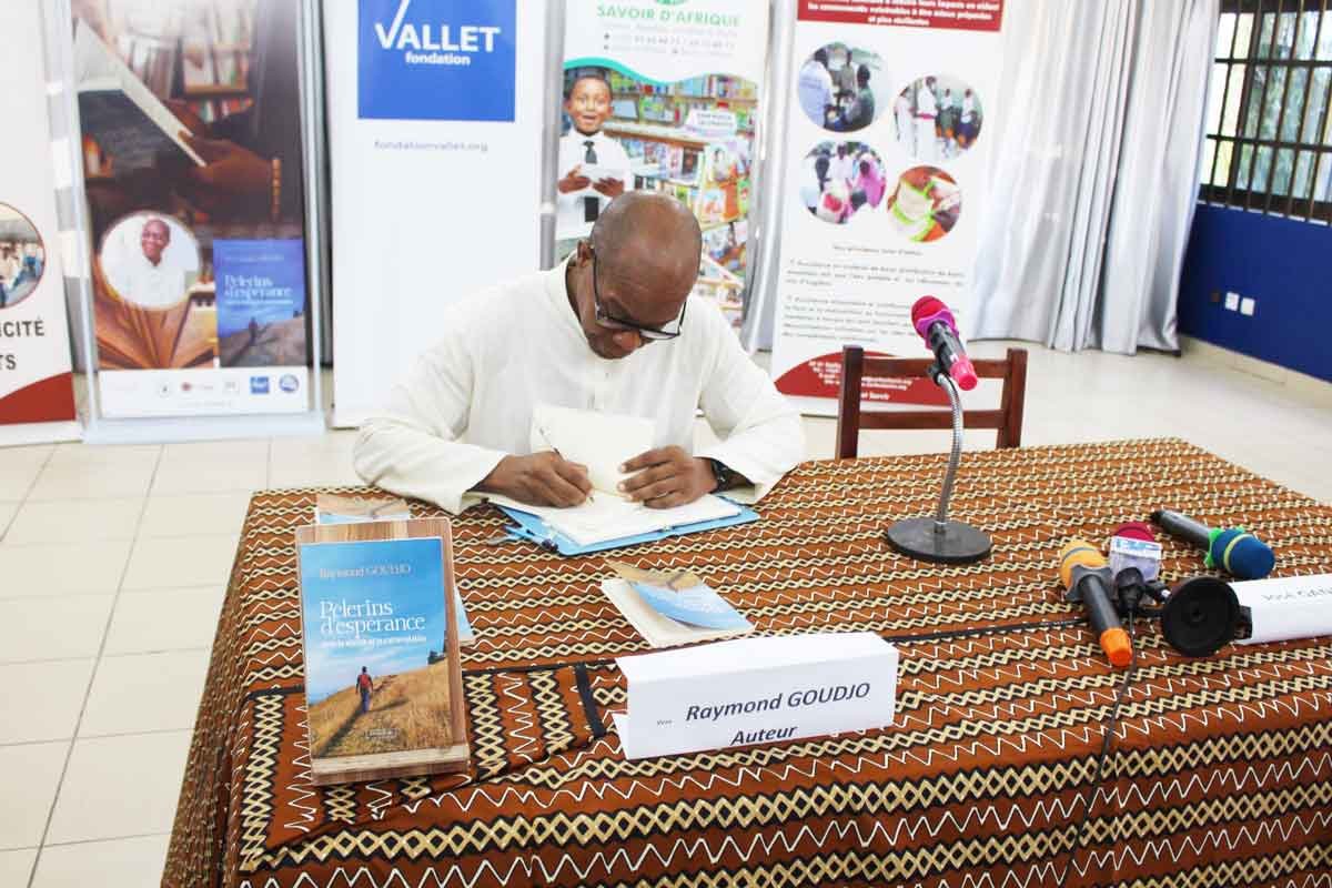 Nouveau livre du Père Raymond Goudjo