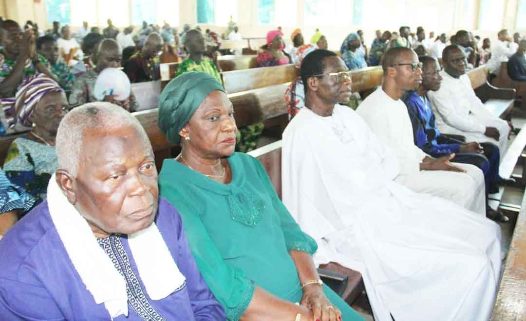 Sages, personnalités et fidèles venus nombreux rendre grâce avec Mgr Agbanou