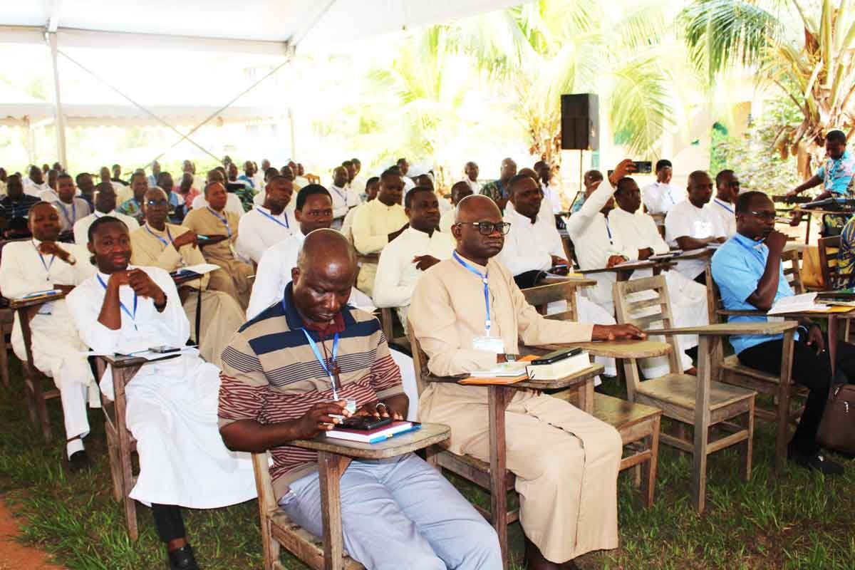 Au Grand Séminaire Saint Gall, les prêtres en séance de travail